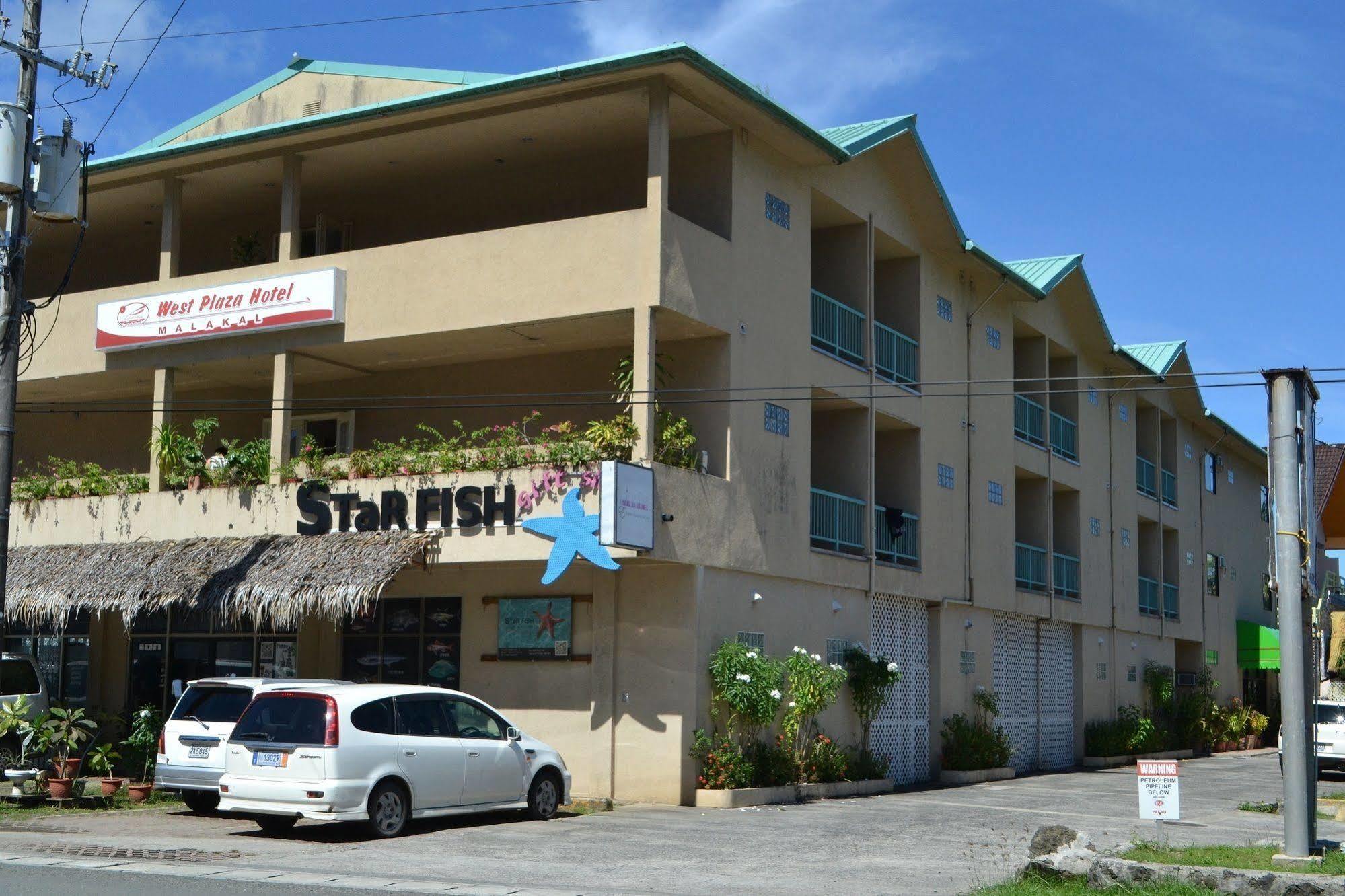 เวสต์ พลาซ่า มาลากัล โฮเต็ล Hotel โครอร์ ภายนอก รูปภาพ