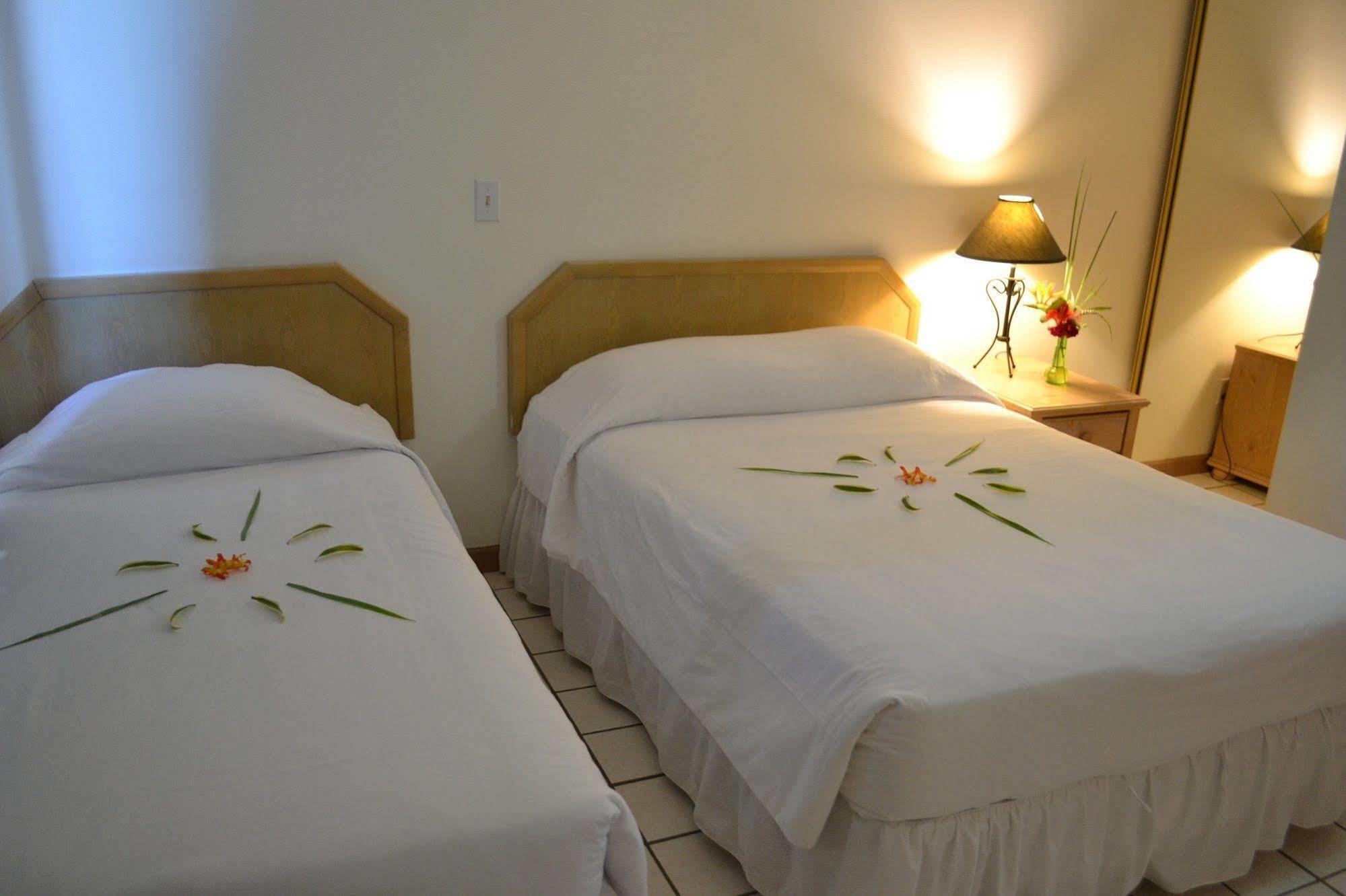 เวสต์ พลาซ่า มาลากัล โฮเต็ล Hotel โครอร์ ภายนอก รูปภาพ