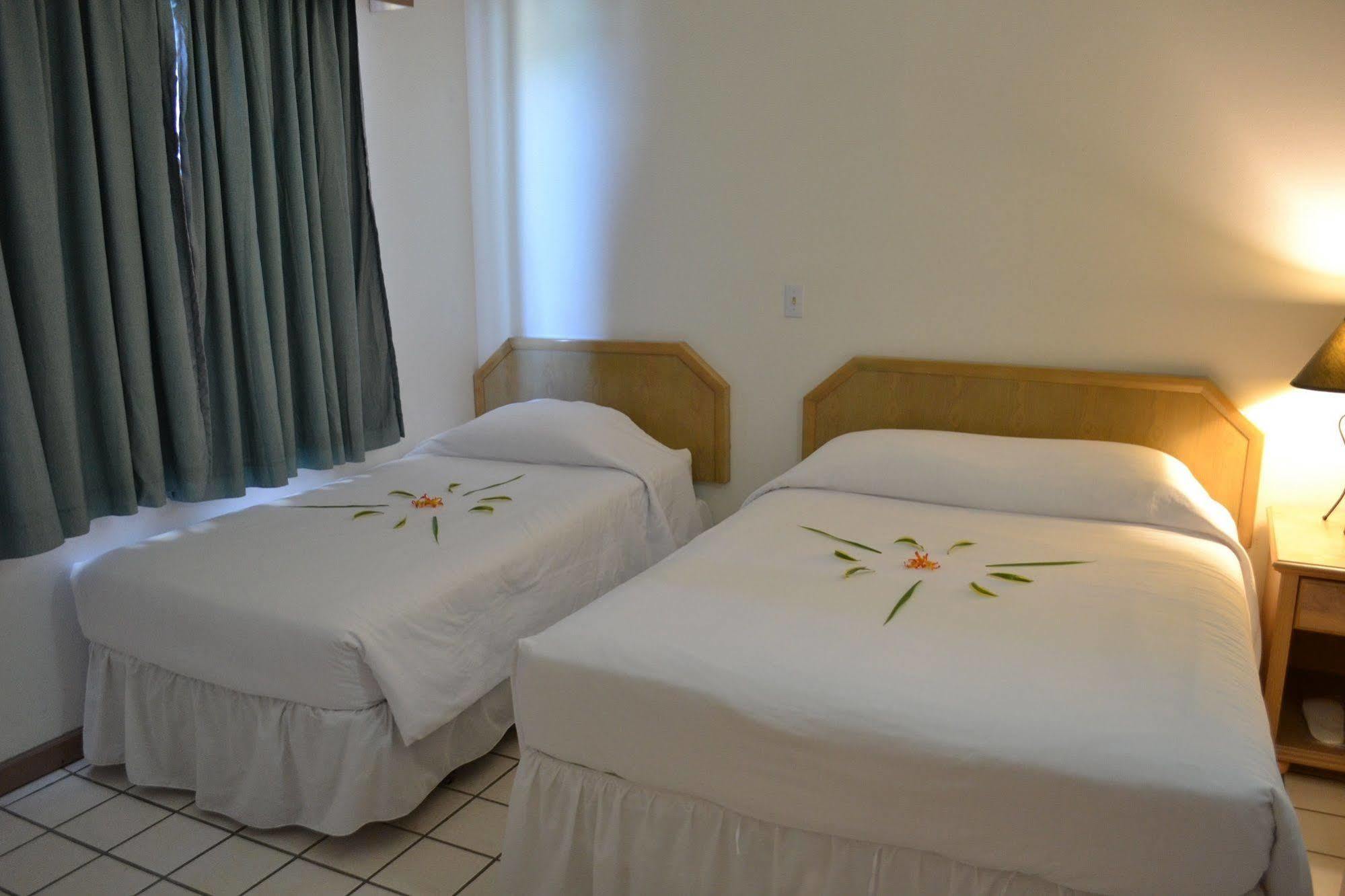 เวสต์ พลาซ่า มาลากัล โฮเต็ล Hotel โครอร์ ภายนอก รูปภาพ